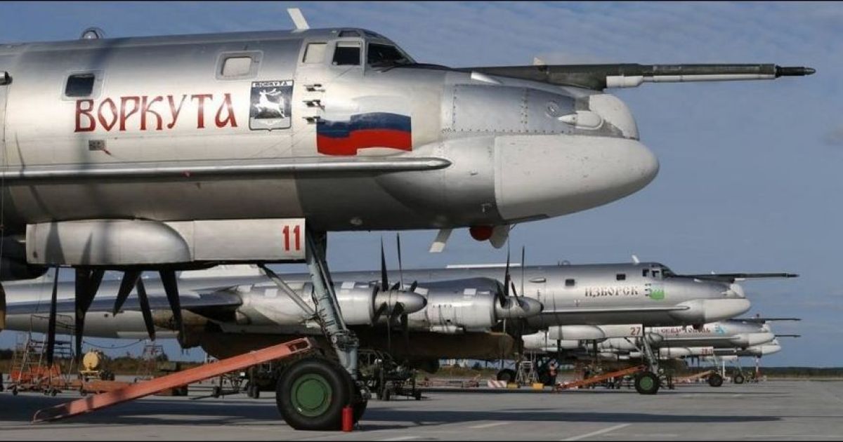 Ту-95МС на авиабазе в Энгельсе